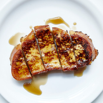 french toast drizeld with maple syrup